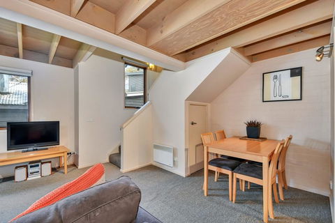 Pinot - Accommodation Gold Coast 3