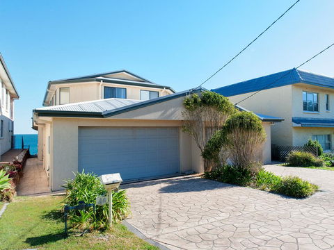 Portovenere Fishermans Bay - Gold Coast 4U 1
