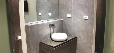 Posh Hotel - Accommodation Gold Coast 2