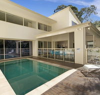 Prestigious House in Little Cove - 4 Baywoods - Gold Coast 4U