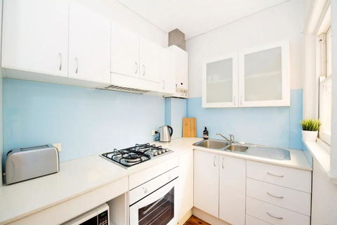Private Oasis In The Heart Of Manly - Gold Coast 4U 3