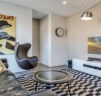 Professional living minutes from the city - Gold Coast 4U