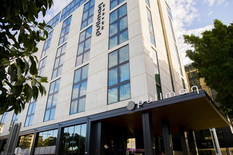 Pullman Sydney Airport - Gold Coast 4U 1