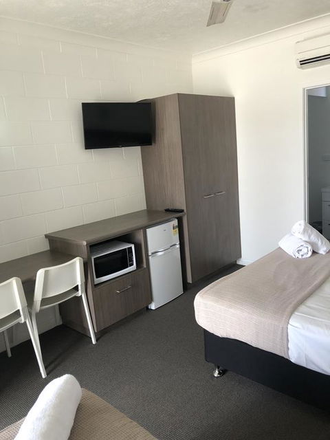 Q Express - Accommodation Gold Coast 3