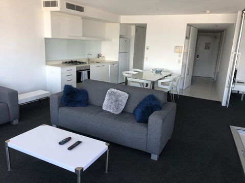 Q1 1 Bedroom Apartment On 30th Floor - Accommodation Gold Coast 1