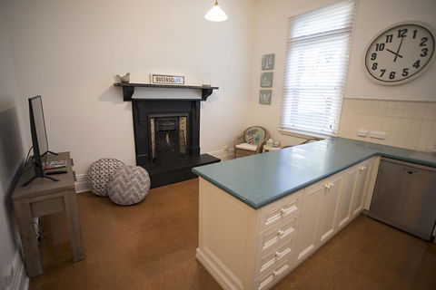 QPO QUEENSCLIFF - Accommodation Gold Coast 2