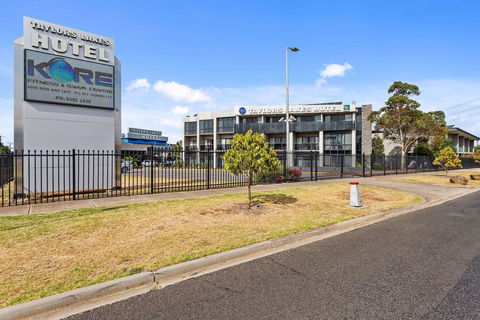 Quality Hotel Taylors Lakes - Accommodation Gold Coast 1