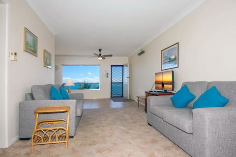 Quarterdeck, Unit 3/12 Magnus Street - Accommodation Gold Coast 1