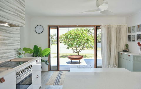 Quiet Pet Friendly Home 3 Houses To Beach Entry With Private Pool Walk To Shops - Gold Coast 4U 2