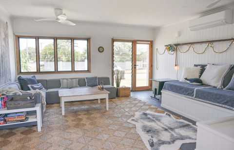 Quiet Pet Friendly Home 3 Houses To Beach Entry With Private Pool Walk To Shops - Gold Coast 4U 1