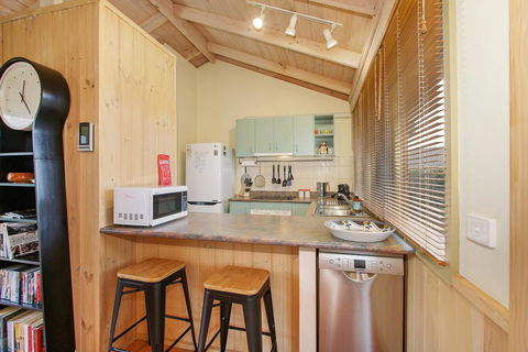 R & R In Bright - Short Walk To Town - Accommodation Gold Coast 3