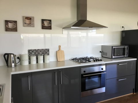 Rail Trail Cottage - Accommodation Gold Coast 3