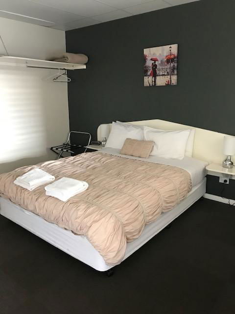 RAILWAY HOTEL MOTEL - Accommodation Gold Coast 3