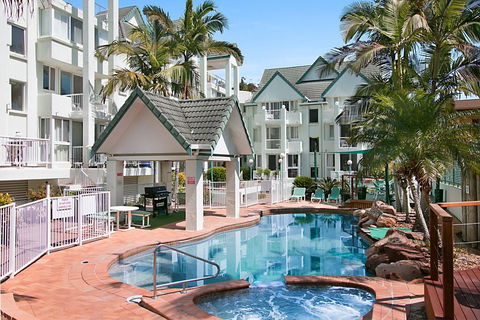 RAINBOW BAY 3 Bed Ocean Views & SPA On Roof Terrace - Accommodation Gold Coast 1