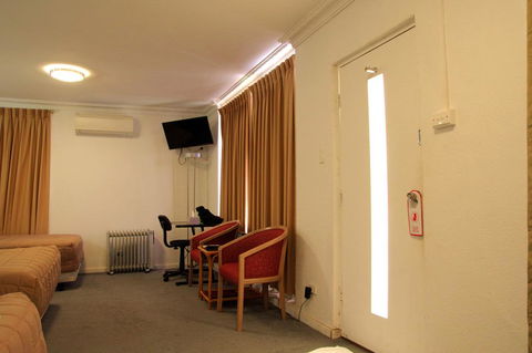 Rainbow Motel - Accommodation Gold Coast 2