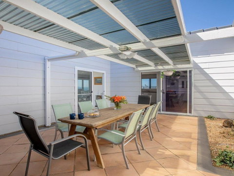 Rainbows End - Soaring Views North To Gerroa - Accommodation Gold Coast 3