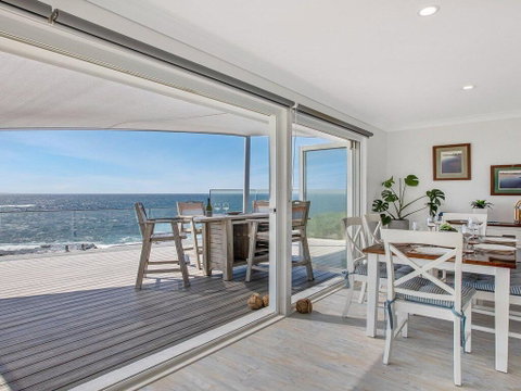 Rainbows End - Soaring Views North To Gerroa - Accommodation Gold Coast 2