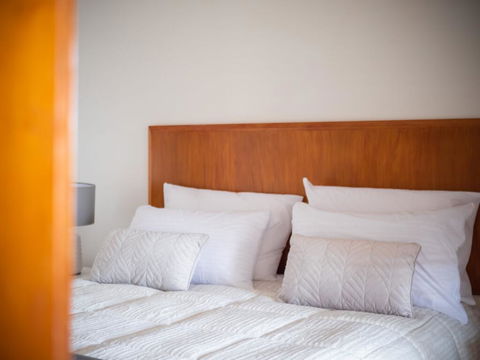 Ramada Golden Beach Unit 506 - Gold Coast 4U 2