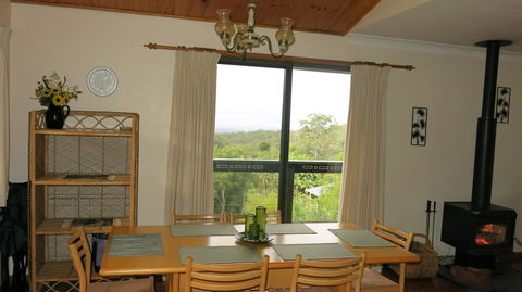 Ravensbourne Escape - Cedar Lodge - Accommodation Gold Coast 2