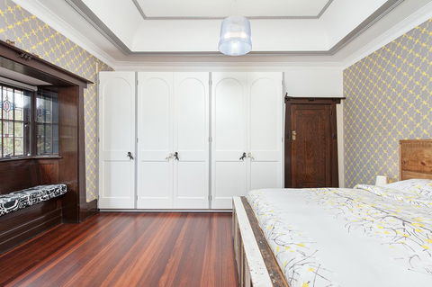 Ravenswood - Luxurious, Spacious 4 Br, Walk To Clovelly Beach - Gold Coast 4U 2