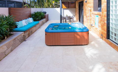 Rayner's Secret - Lennox Head - Gold Coast 4U 1