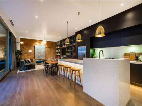 Readyset Glashouse Melbourne - Accommodation Gold Coast 0