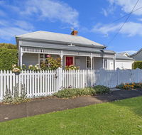 Red Door  Wishart - Gold Coast 4U