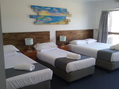 Red Star Hotel Palm Beach - Accommodation Gold Coast 2