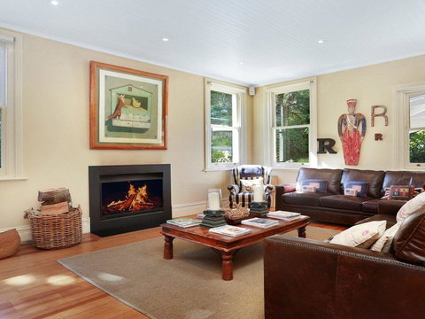 Redcourt - Est 1904: Southern Highlands Elegance - Accommodation Gold Coast 2