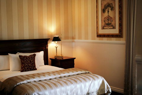 Redearth Boutique Hotel - Accommodation Gold Coast 0