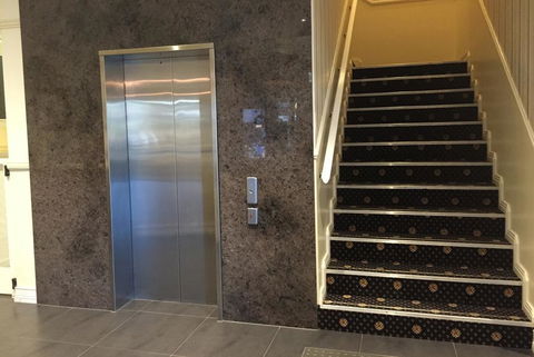 Redearth Boutique Hotel - Accommodation Gold Coast 2