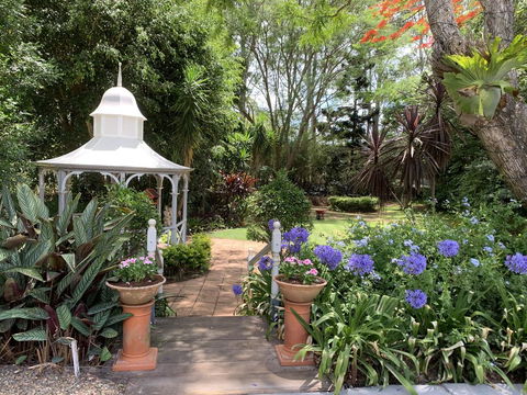 REED HOUSE At Maleny-The White Pavilion - Gold Coast 4U 1