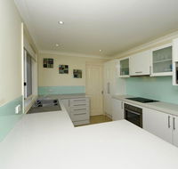 Reef Close 1/2 - Gold Coast 4U
