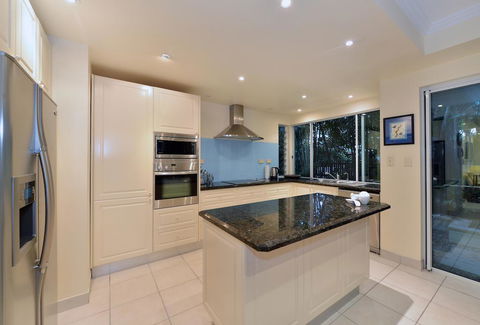 Reef Villa Port Douglas - Accommodation Gold Coast 2