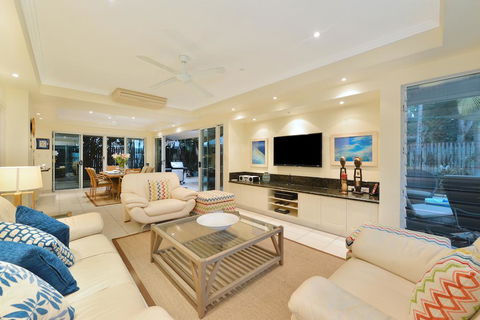 Reef Villa Port Douglas - Accommodation Gold Coast 3