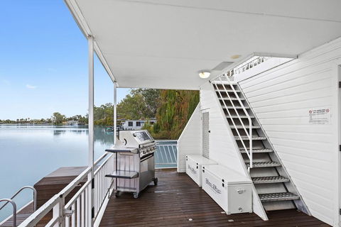 Renmark River Villas And Boats & Bedzzz - Accommodation Gold Coast 2