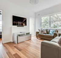 Renovated art deco flat close to city and harbour - Gold Coast 4U