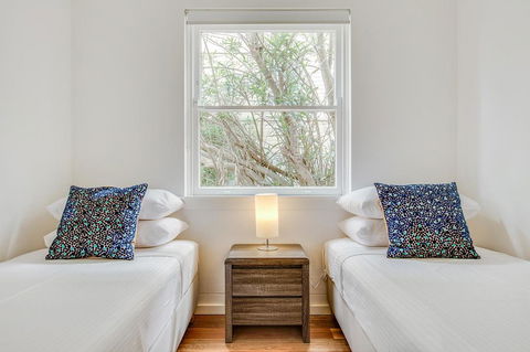Renovated Art Deco Flat Close To City And Harbour - Gold Coast 4U 3