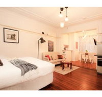 Renovated Art Deco Studio Minutes From The City - 1 Gold Coast