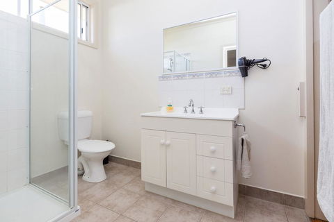 RENOVATED BEACH BEAUTY - ROSEBUD - Accommodation Gold Coast 0