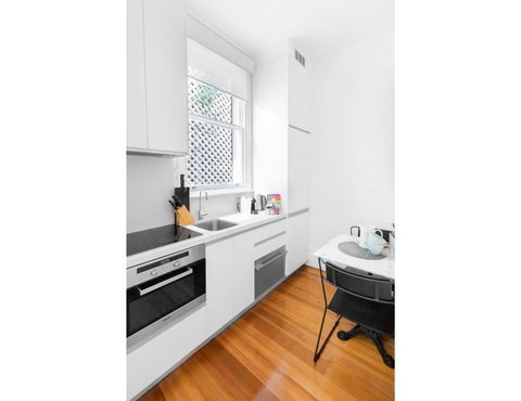 Renovated Studio In Bohemian Area Close To City - Accommodation Gold Coast 3