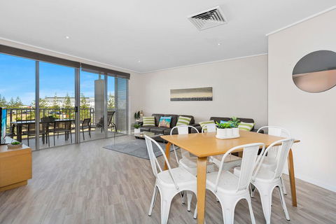 RESORT & SPA 2306/07 OCEAN GLIMPSES - Gold Coast 4U 1