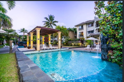 Resort Living With Private Pool Sleeps 8 - Gold Coast 4U 2