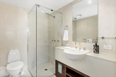 RESORT OCEAN FRONT SUITE 2222 - Accommodation Gold Coast 2