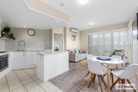 RESORT ON THE BEACH 1219/20 - Accommodation Gold Coast 2