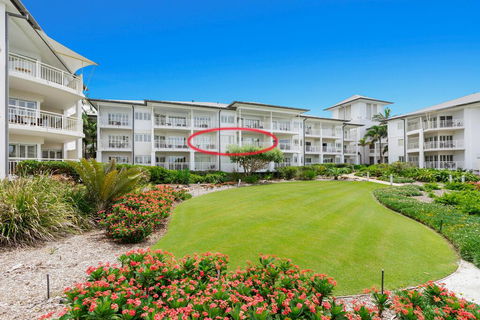 RESORT ON THE BEACH 5215 - OCEAN GLIMPSES - Accommodation Gold Coast 0