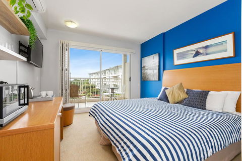 RESORT ON THE BEACH 5215 - OCEAN GLIMPSES - Accommodation Gold Coast 1