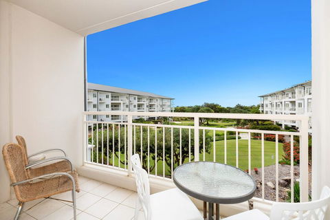 RESORT ON THE BEACH 5215 - OCEAN GLIMPSES - Accommodation Gold Coast 3