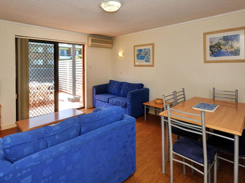 Resort Style Holiday - Accommodation Gold Coast 2