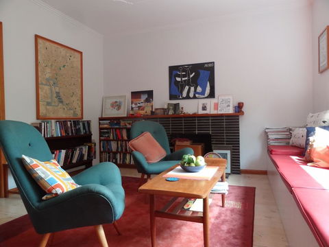 Retro Retreat - Accommodation Gold Coast 0